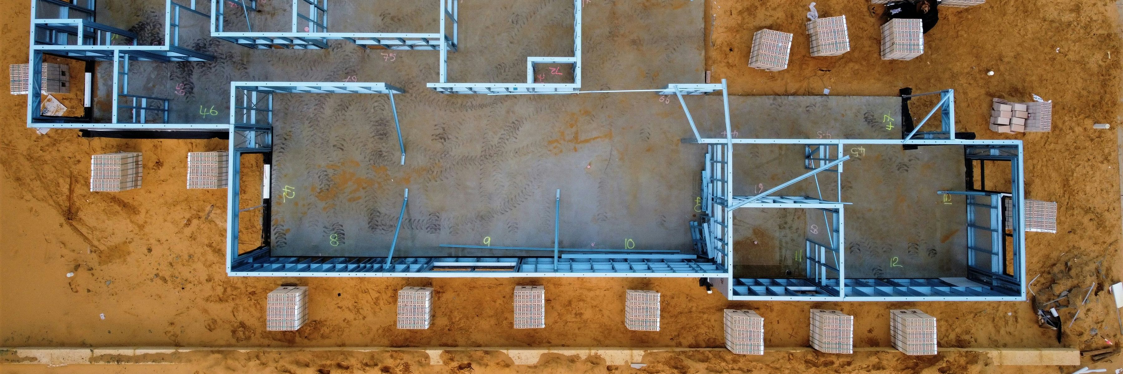 The architecture of money decisions:  a premise for personal finance